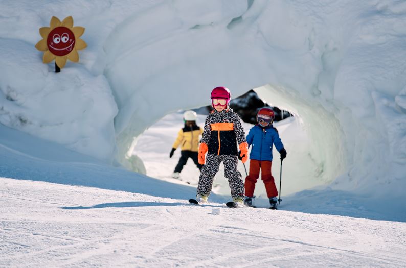 Ötztal, Gries bei Längenfeld, Skifahren, Winter, Familie, Kinder