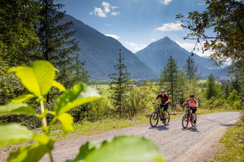 Ötztal Radweg, Längenfeld, Ebike, E-Bike, Manuela Holzknecht, Benedikt Steiner, Sommer